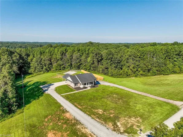 1133 Old Ridge Rd, East Bend, NC 27018