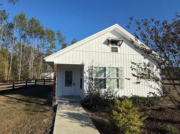 467 Pine St, Baxley, GA 31513