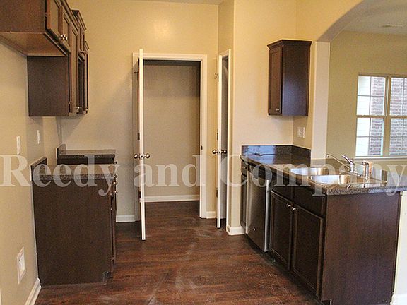 2nd image of 7937 Baymeadow Cir N