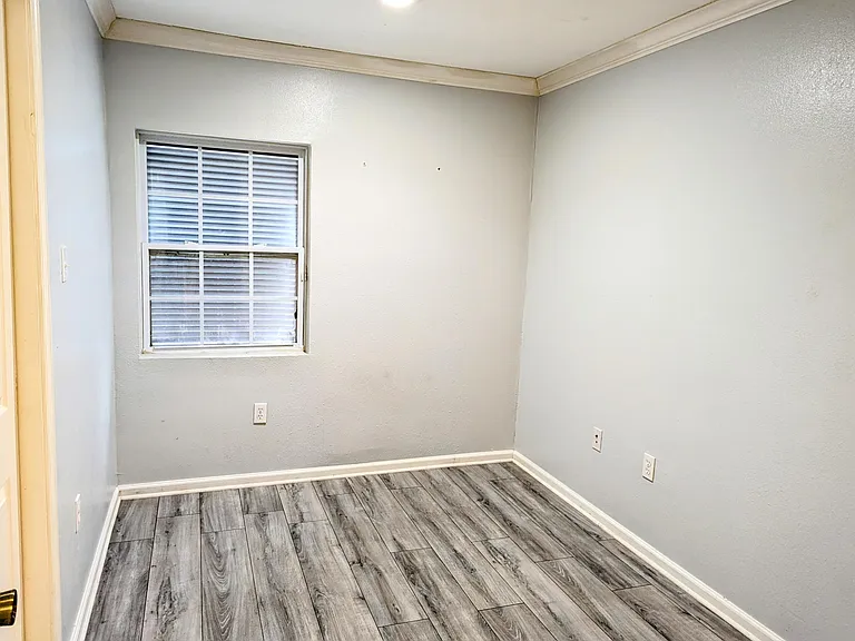 4644 Kendall Dr — Photo 9