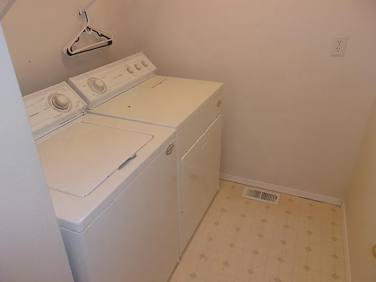 6668 Gooseberry Dr — Photo 21
