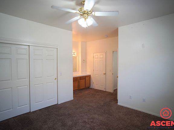 5th image of 548 Yellow Meadow Ct #B