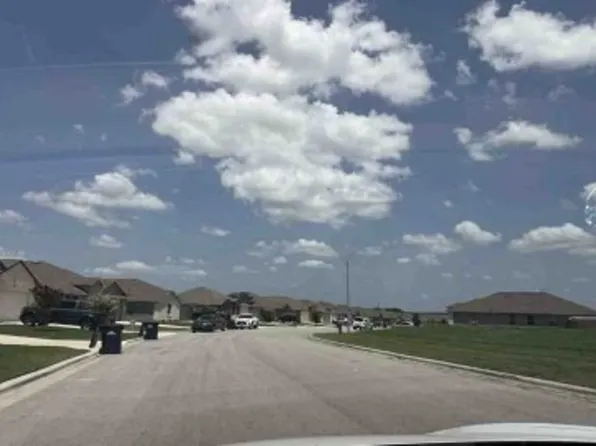 625 Taggart Trl, Jarrell, TX 76537