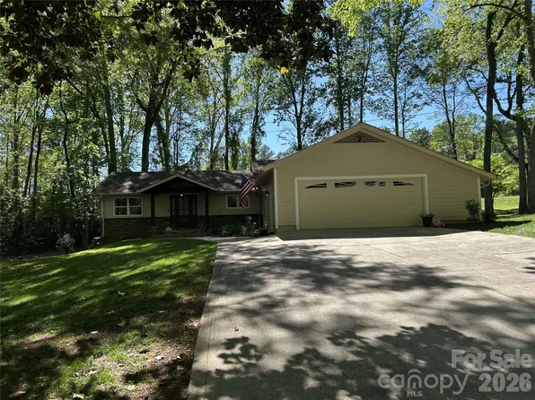 64 Timberidge Dr, Clover, SC 29710
