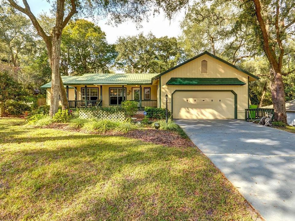 1st image of 803 Amelia Cir