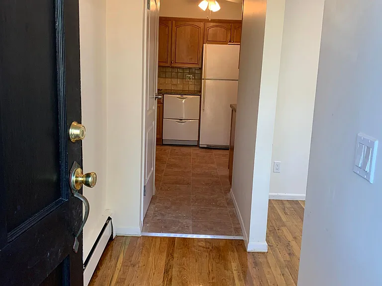 934 Oakland Ct — Photo 4