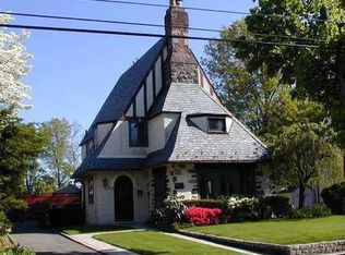 240-12 53rd Ave, Douglaston, NY 11362