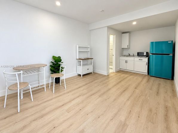 7637 Biltmore Blvd #1