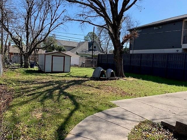 2nd image of 7402 Morton St