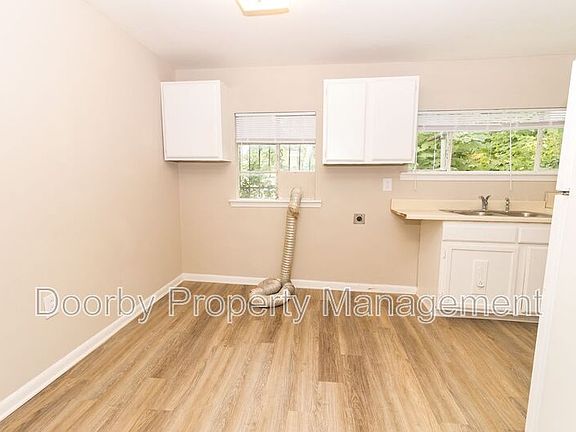 4th image of 417 N Hawthorne St Unit 421
