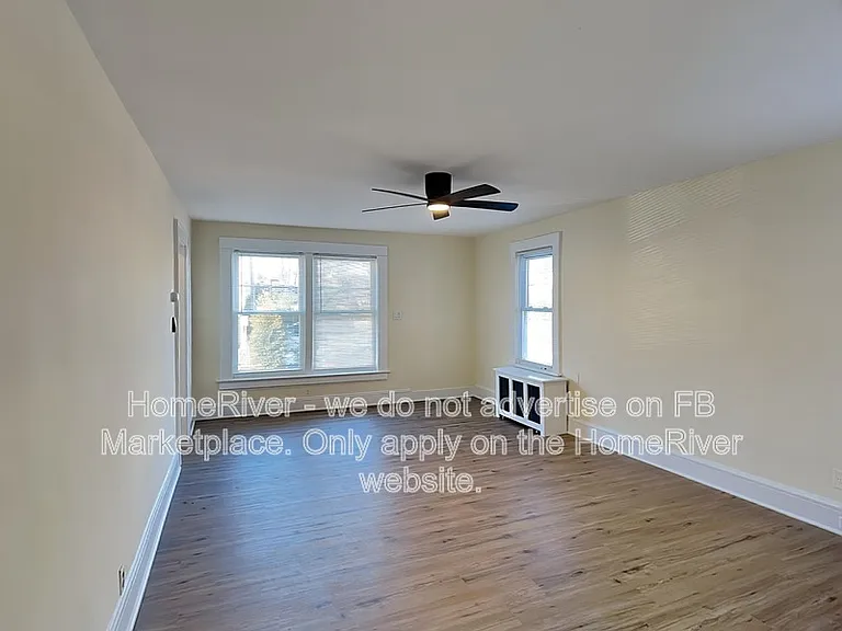 289 Hilton Ave — Photo 4