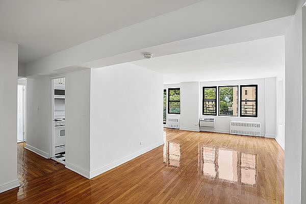 1st image of 2400 Webb Ave APT 4C