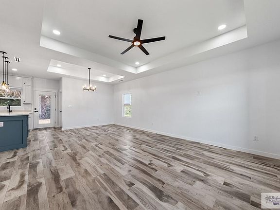3rd image of 6413 N Dorcas Cir