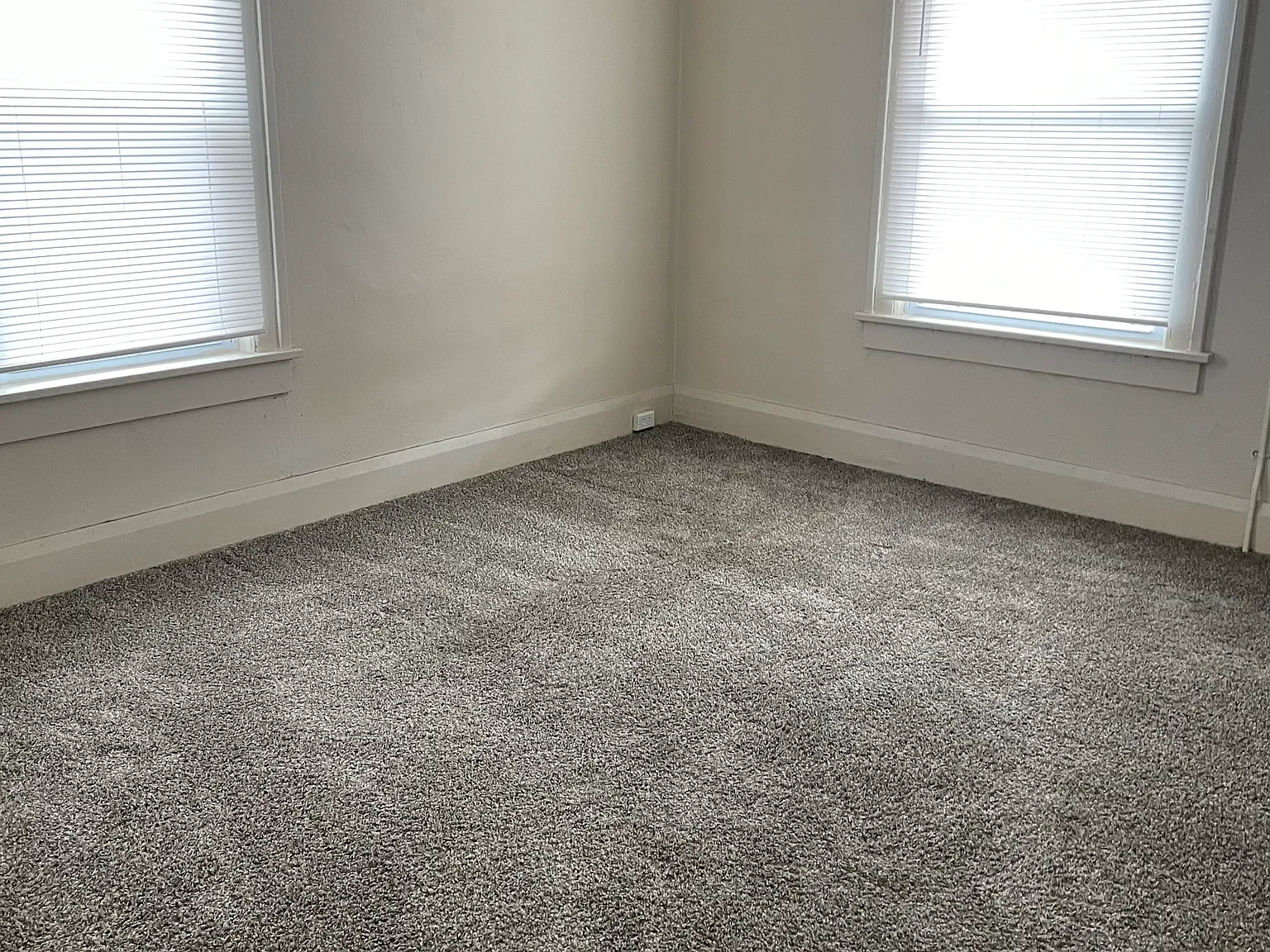 2 bed, 1200 sqft, $850 — Photo 2