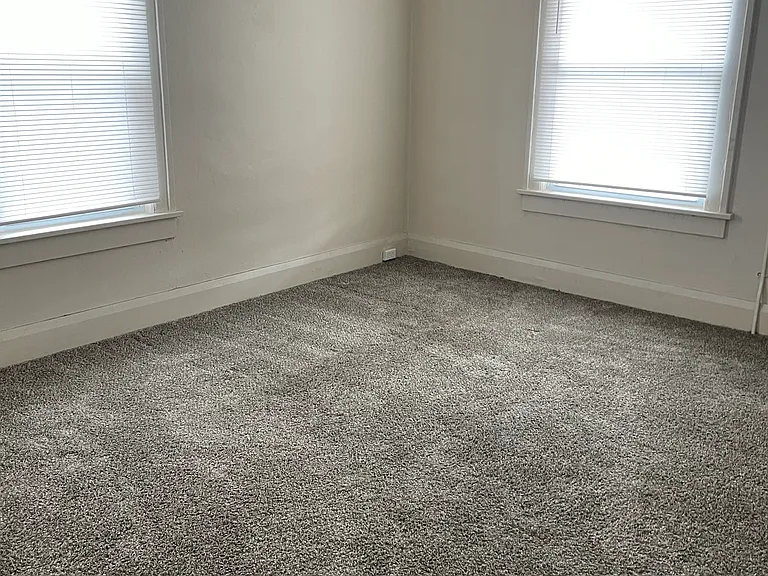 334 Robbins Ave — Photo 2