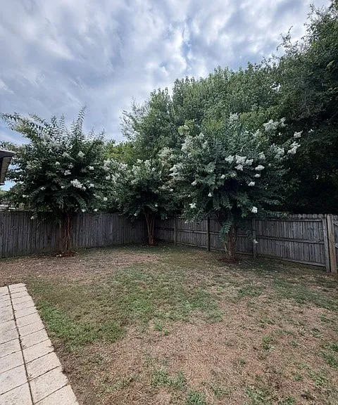 1699 W Oak Dr — Photo 3