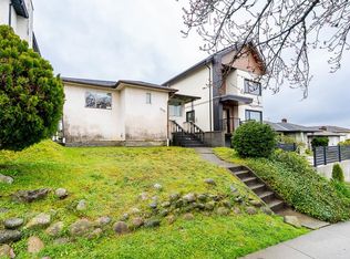 3163 Rupert St, Vancouver, BC V5M 3V2