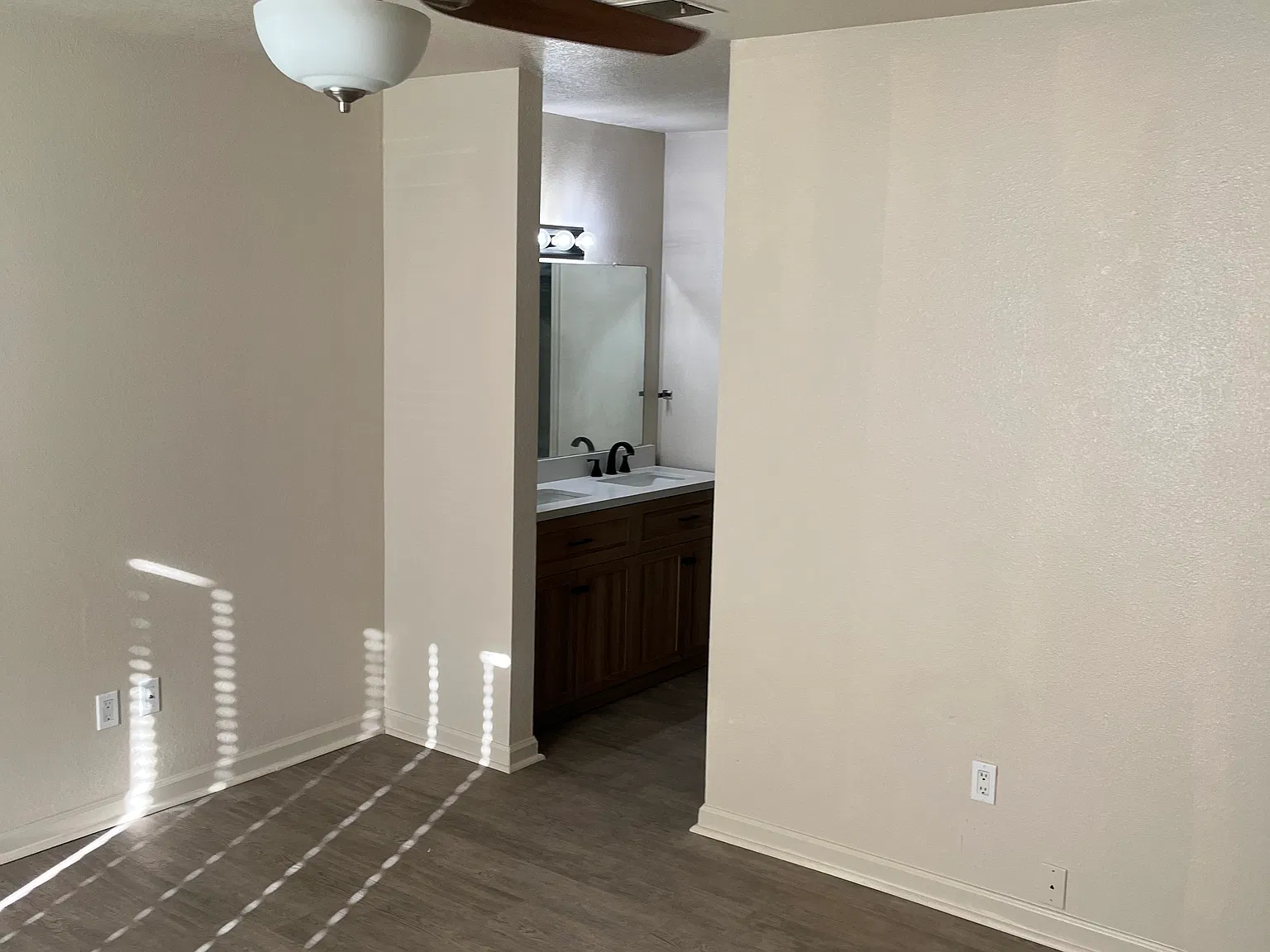 2 bed, 800 sqft, $1,890 — Photo 1