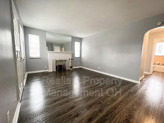 3rd image of 7305 Brookcrest Dr