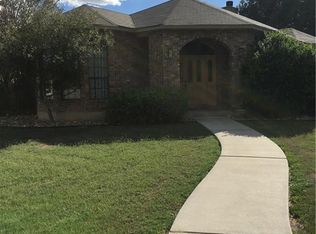 127 Parkridge Cir, Seguin, TX 78155