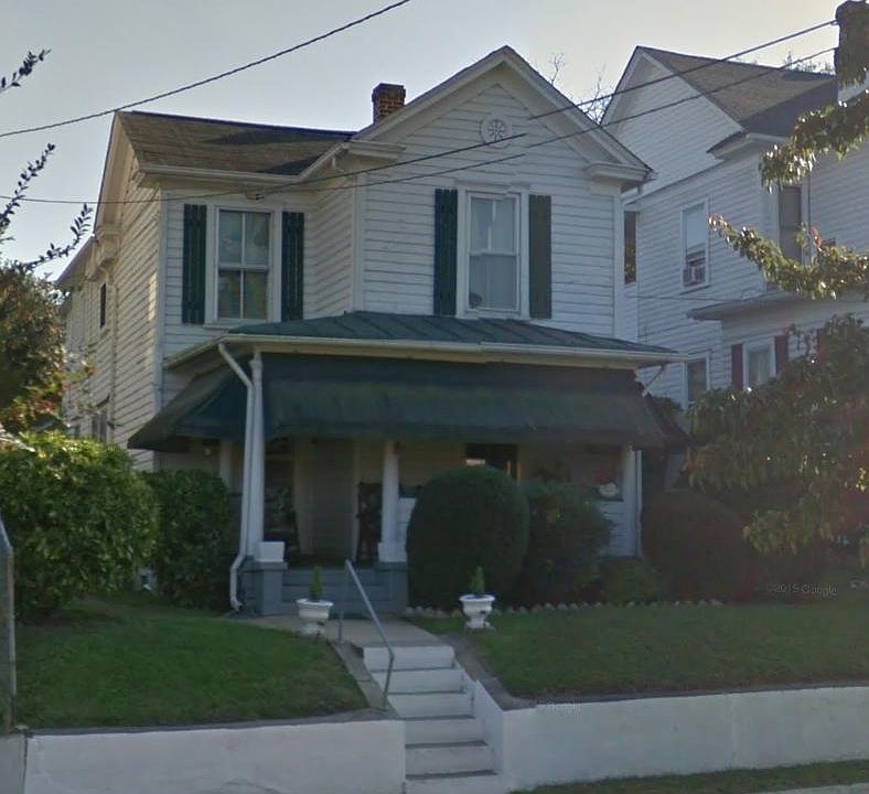 1st image of 827 Elm Ave SE