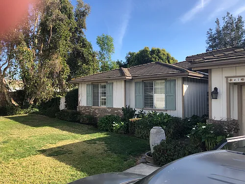 27 Carriage Ln Photo 1