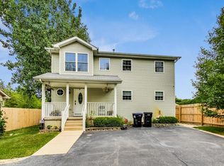 24966 W Rollins Rd, Round Lake, IL 60073