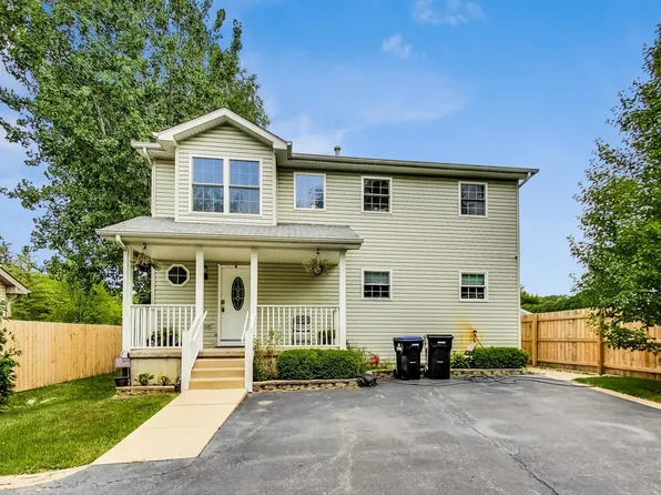 24966 W Rollins Rd, Round Lake, IL 60073