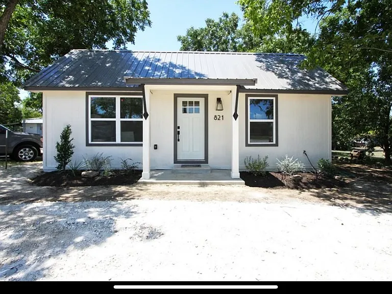 821 Hale St — Photo 20