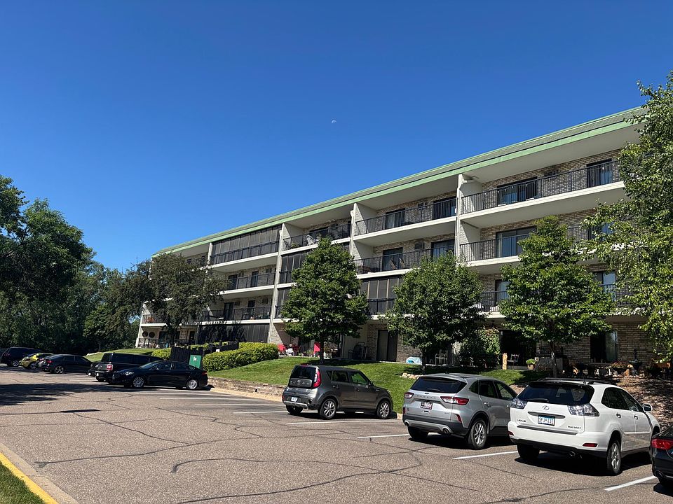 1st image of 10521 Cedar Lake Rd APT 411