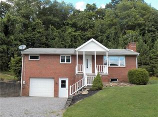 3050 Woodlake Ln, Apollo, PA 15613