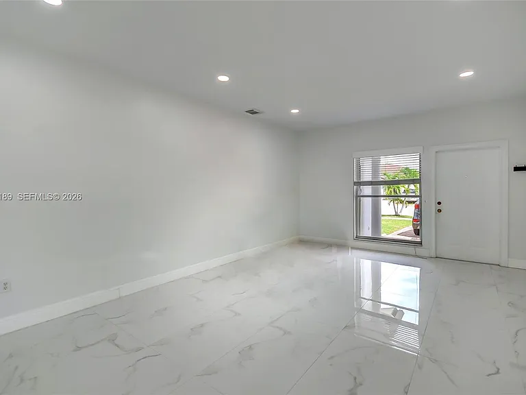 15548 SW 19th Ln — Photo 5