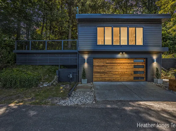 761 E Baldwin Lake Dr, Greenville, MI 48838