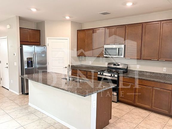 5th image of 7833 S Sugarbend Dr
