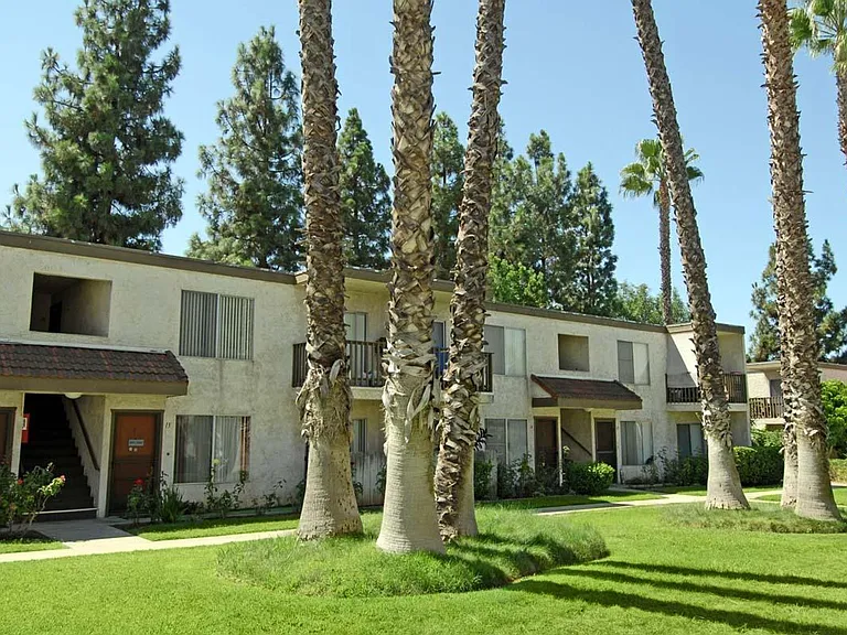 Casa del Valle Apartments — Photo 8