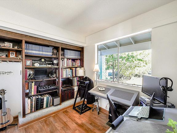 5th image of 4435 Silverberry Dr