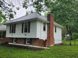 1421 SW Morningside Dr, Blue Springs, MO 64015