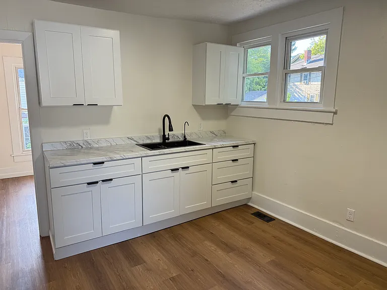 208 W Church St #1.5 — Photo 4