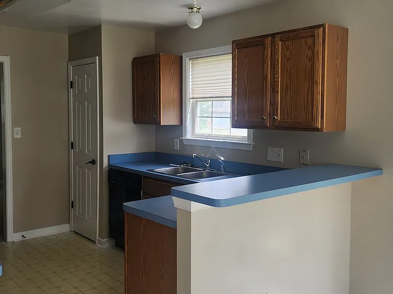 9810 Cannonball Ct — Photo 3
