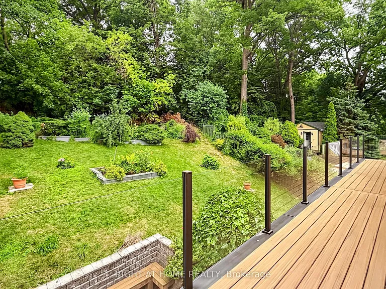 67 Bonnyview Dr — Photo 27