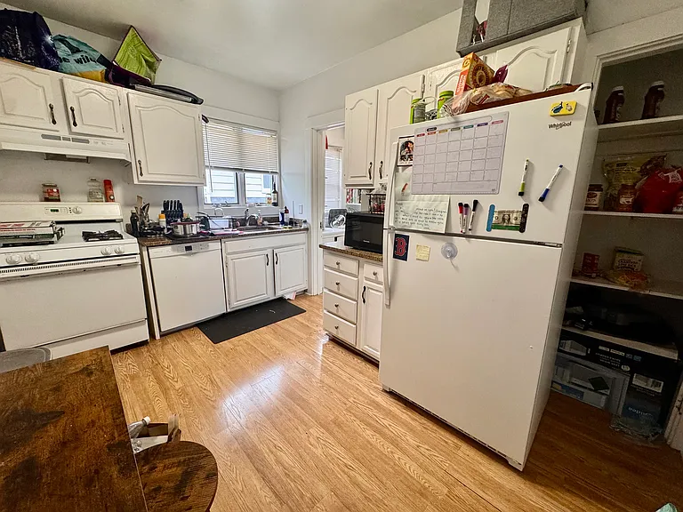 19 Burton St #2 — Photo 6