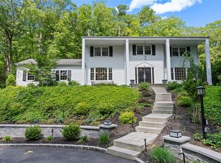 1508 Laurel Hollow Rd, Syosset, NY 11791