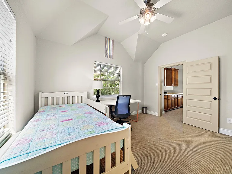 22634 Cascade Springs Dr — Photo 25