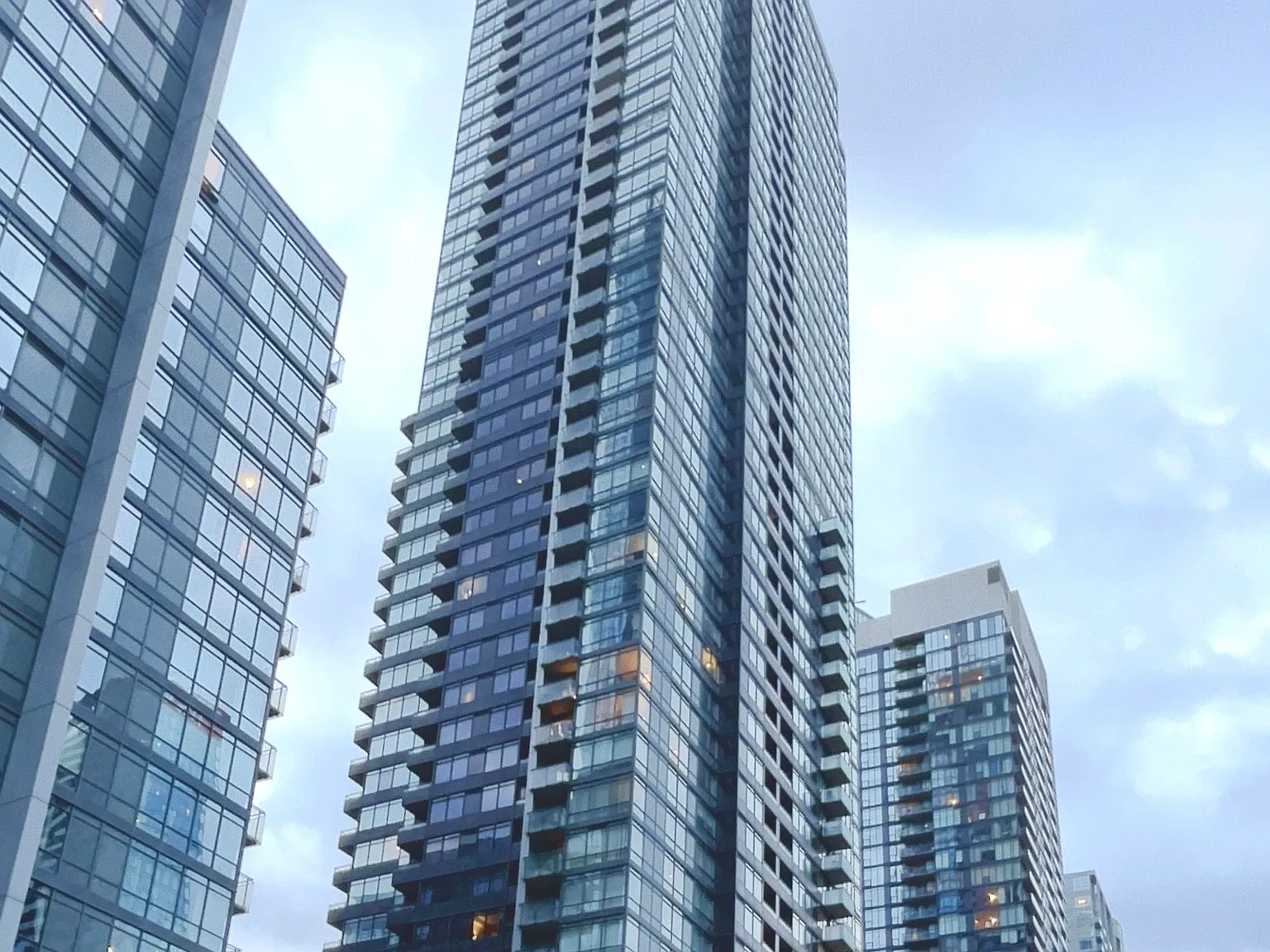 2 bed, $2,400 — Photo 3