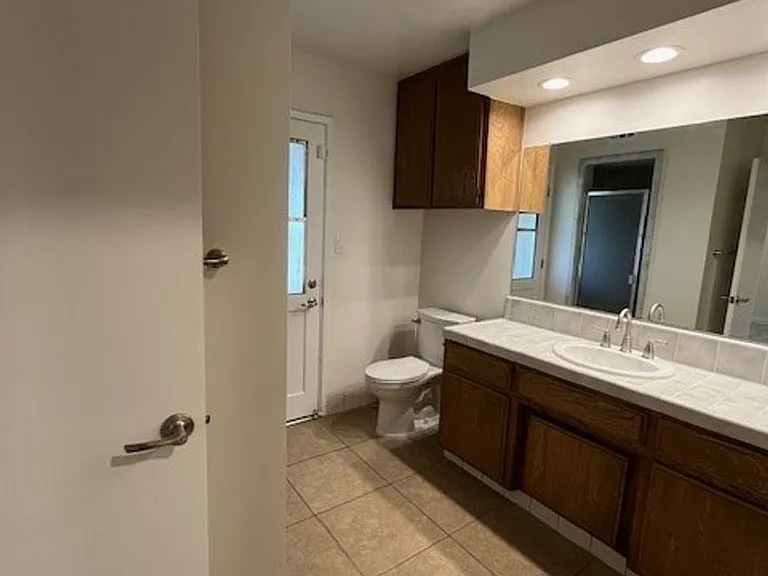 8900 Campus Park Ct — Photo 10