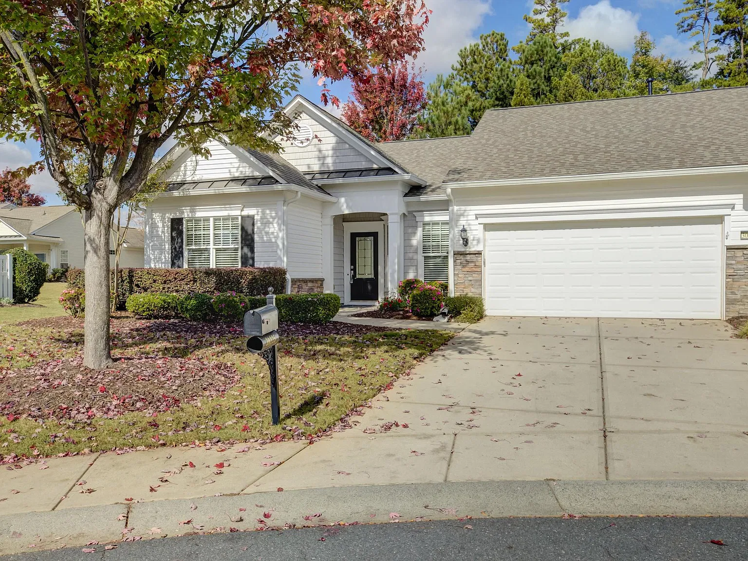 2 bed, 1302 sqft, $2,300 — Photo 3
