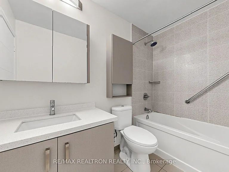 18 Uptown Dr #102 — Photo 26
