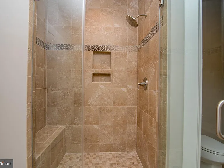 6928 Regent Ln — Photo 57