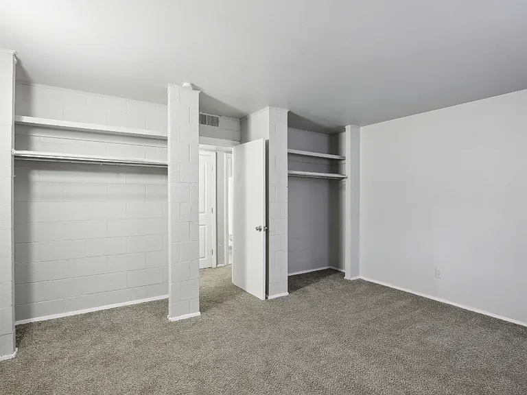 West Hills Apartments — Photo 21