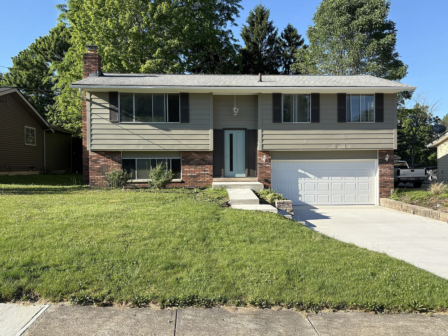256 Monroe Drive - 1 — Photo 1